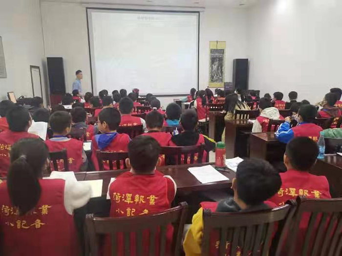 菏泽日报小记者-穿越大唐领略诗仙公益性诗词讲座